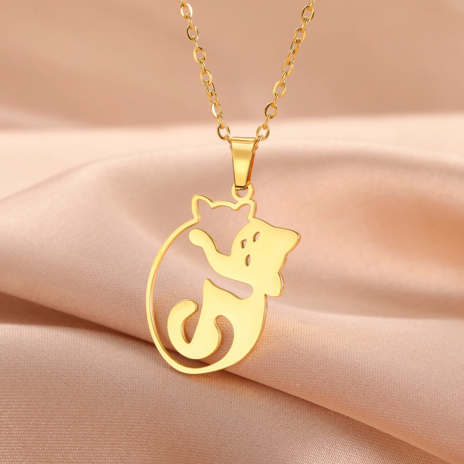 Cute Hugging Cats Necklace