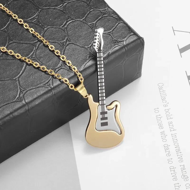 Hugging Cat Couple Necklace