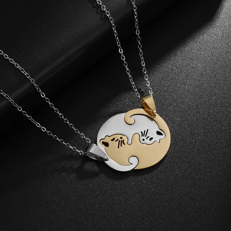 Hugging Cat Couple Necklace