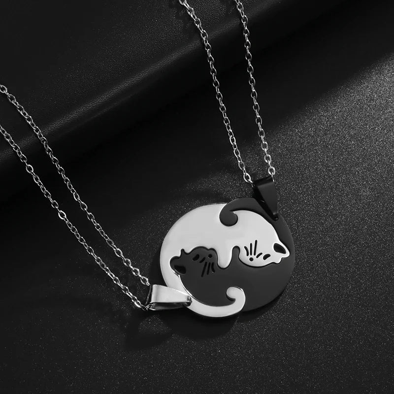 Hugging Cat Couple Necklace
